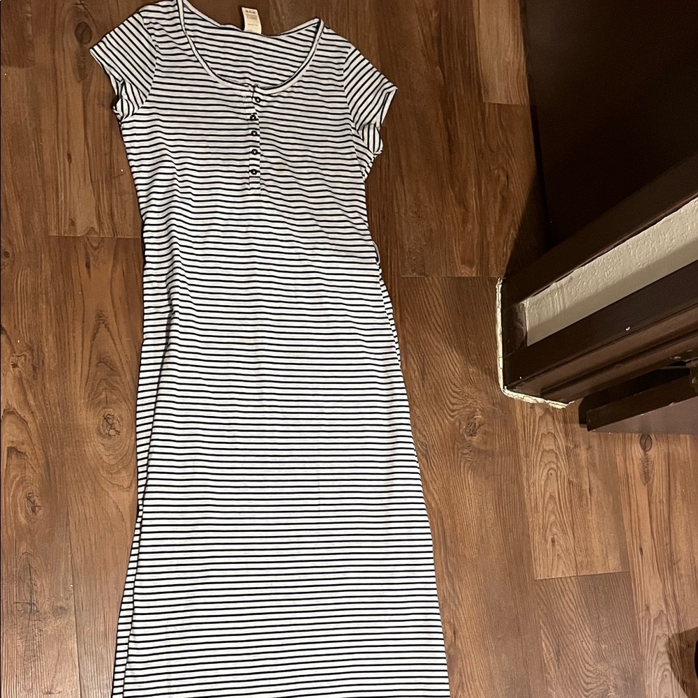 Faded Glory Black and White Striped Maxi Dress
